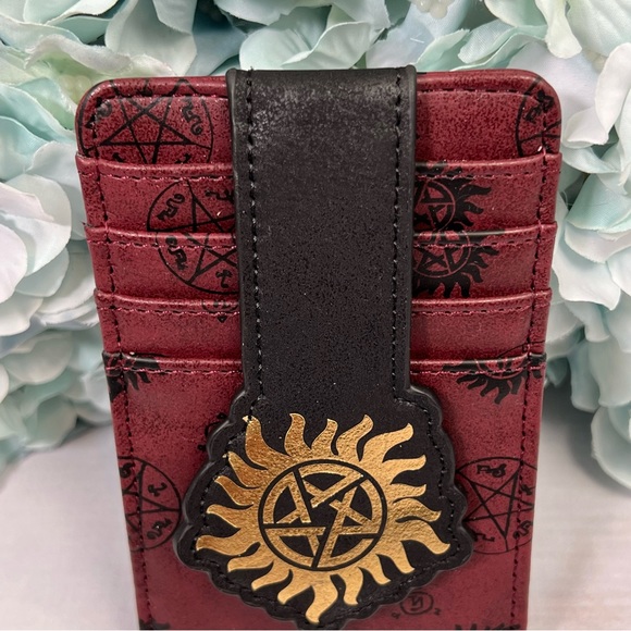 Supernatural Slim Wallet with Gold Sunburst Pentacle - Picture 4 of 15